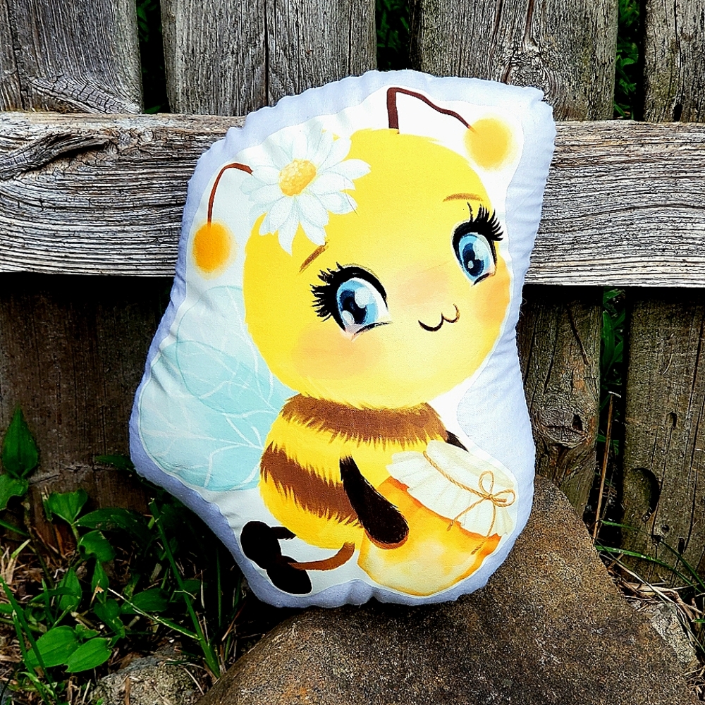 Little Bee Pillow Pal. New.